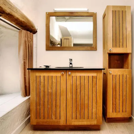 Дом отдыха Vintage In With A Private Terrace Petites Tailles